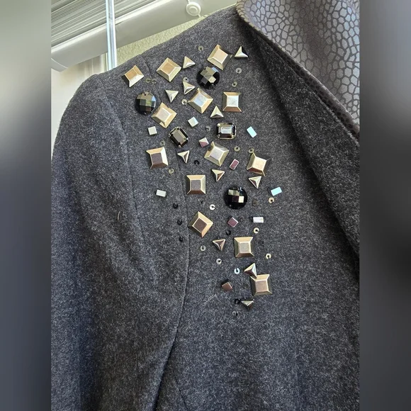 Alberto Makali Vintage Black Blazer with Studded Lapel - Picture 4 of 11